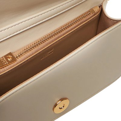 THE EMBOSSED Q WALLET ON CHAIN